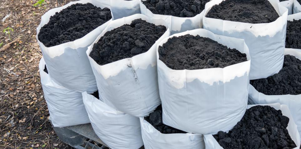  الفحم الحيوي وسيلة ناجعة لتخصيب التربة وزراعتها  